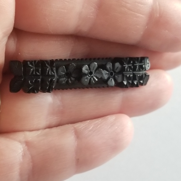 Relisted -Antique Whitby Jet bar pin black carved flowers floral mournin - Picture 5 of 12
